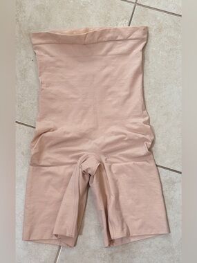 SPANX OnCore high-waist mid-thigh shorts